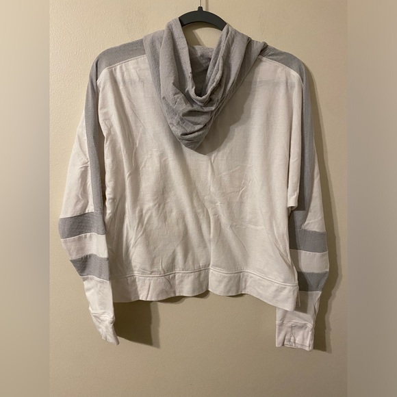 Womens Under Armour Loose Fit‎ Cropped Western Illinois University Hoodie Medium - Picture 4 of 4